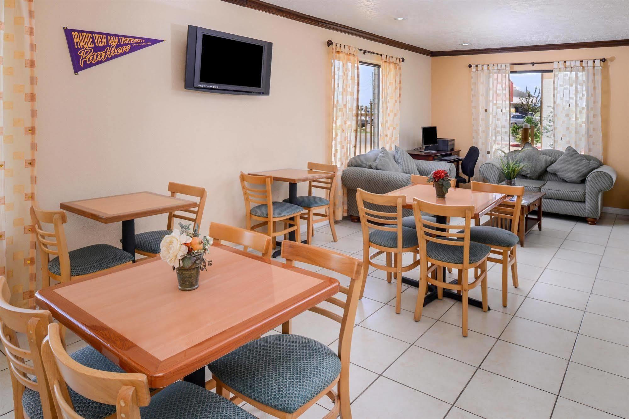 Americas Best Value Inn & Suites Waller/Prairie View Esterno foto