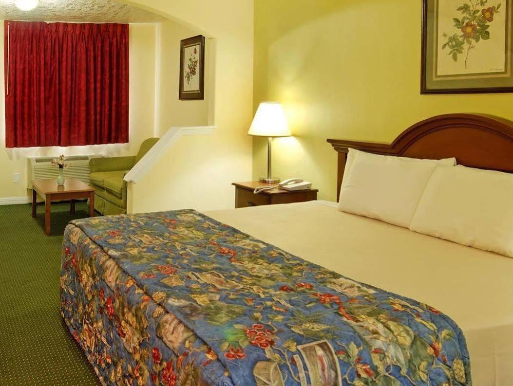 Americas Best Value Inn & Suites Waller/Prairie View Esterno foto