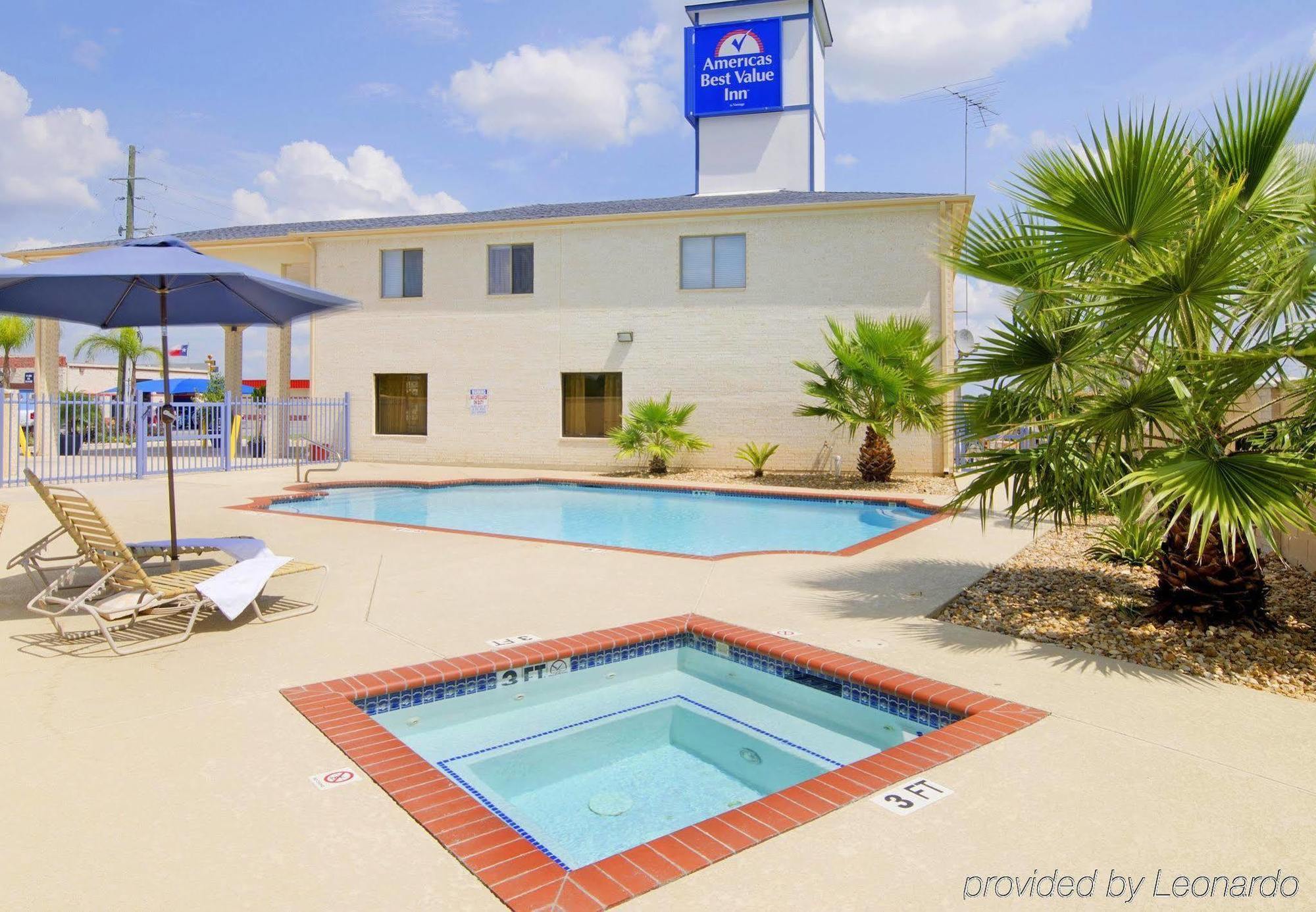 Americas Best Value Inn & Suites Waller/Prairie View Esterno foto