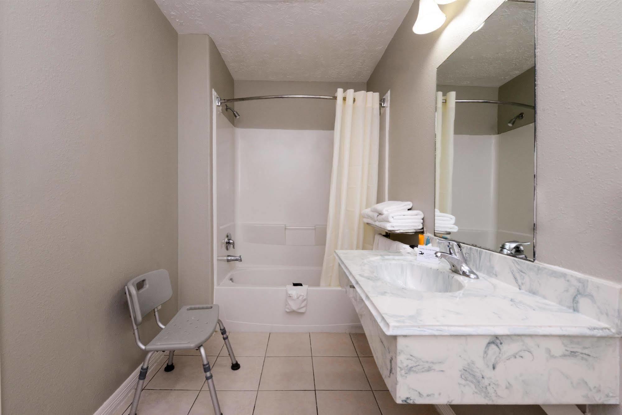 Americas Best Value Inn & Suites Waller/Prairie View Esterno foto