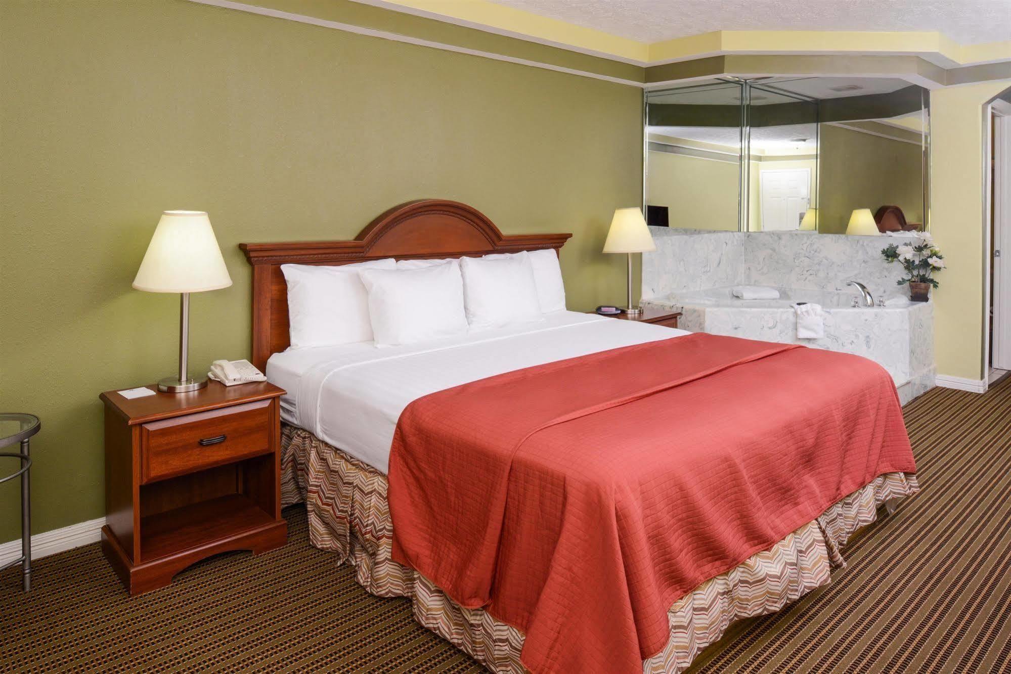 Americas Best Value Inn & Suites Waller/Prairie View Esterno foto