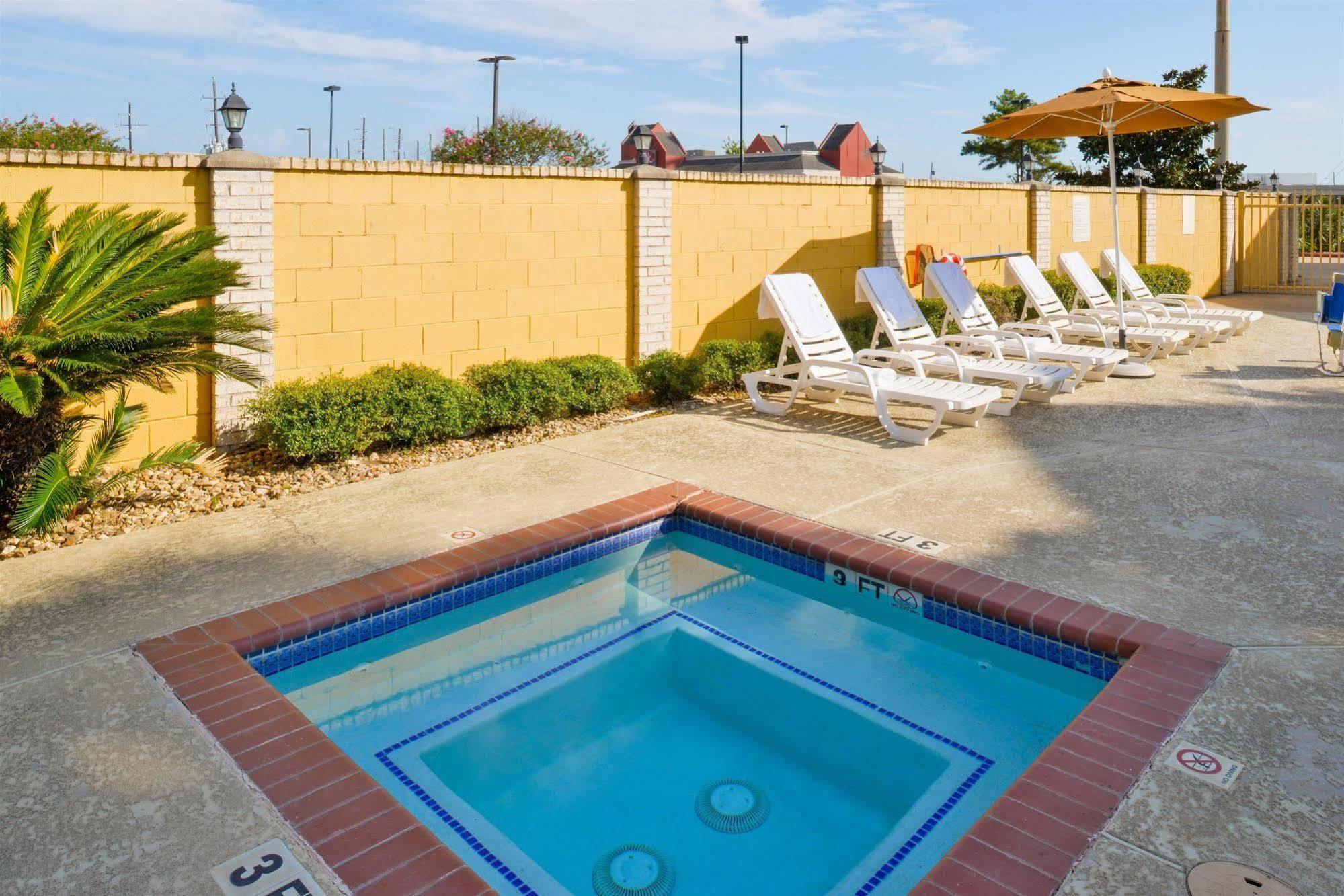 Americas Best Value Inn & Suites Waller/Prairie View Esterno foto