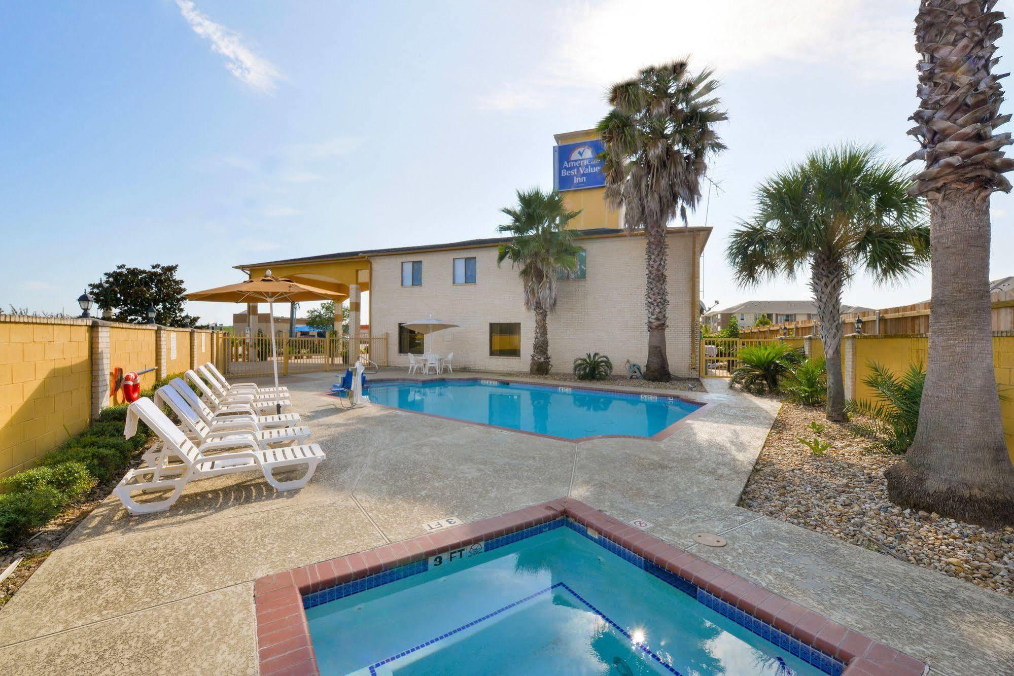 Americas Best Value Inn & Suites Waller/Prairie View Esterno foto