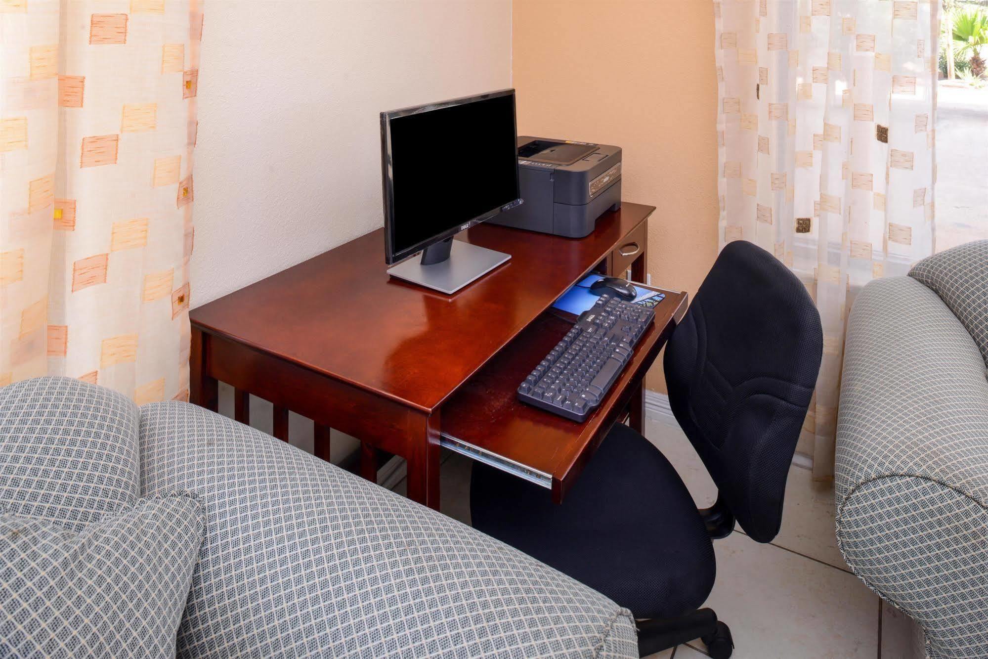 Americas Best Value Inn & Suites Waller/Prairie View Esterno foto